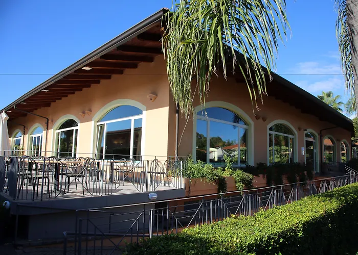 Calabro Üdülőközpont 4*