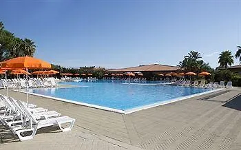 Calabro Üdülőközpont 4*