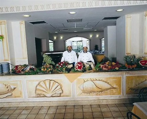 Üdülőközpont Calabro 4*